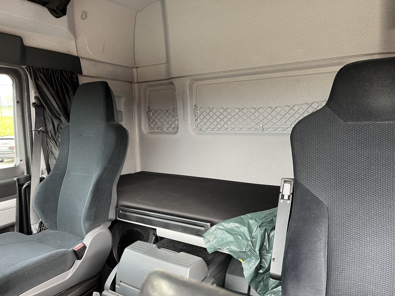 MAN TGX 26.480 6x2  Atlas 145.2 Kran Baustoff   AHK - Camión caja abierta, Camión grúa: foto 4 MAN TGX 26.480 6x2  Atlas 145.2 Kran Baustoff   AHK - Camión caja abierta, Camión grúa: foto 4