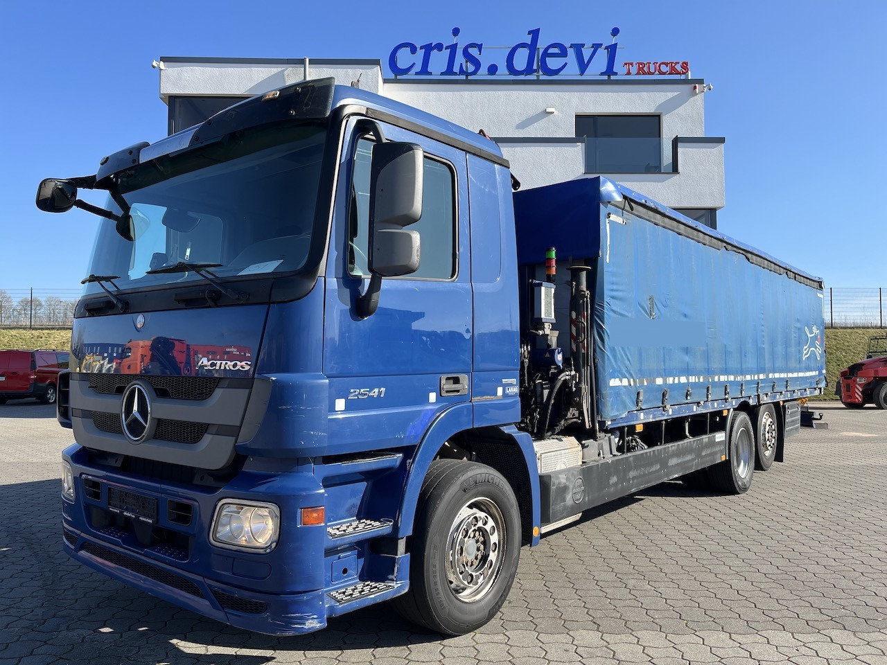 Mercedes-Benz 2541 6x2 Atlas 135.2E Pritsche 8,20 m - Camión caja abierta, Camión grúa: foto 1 Mercedes-Benz 2541 6x2 Atlas 135.2E Pritsche 8,20 m - Camión caja abierta, Camión grúa: foto 1
