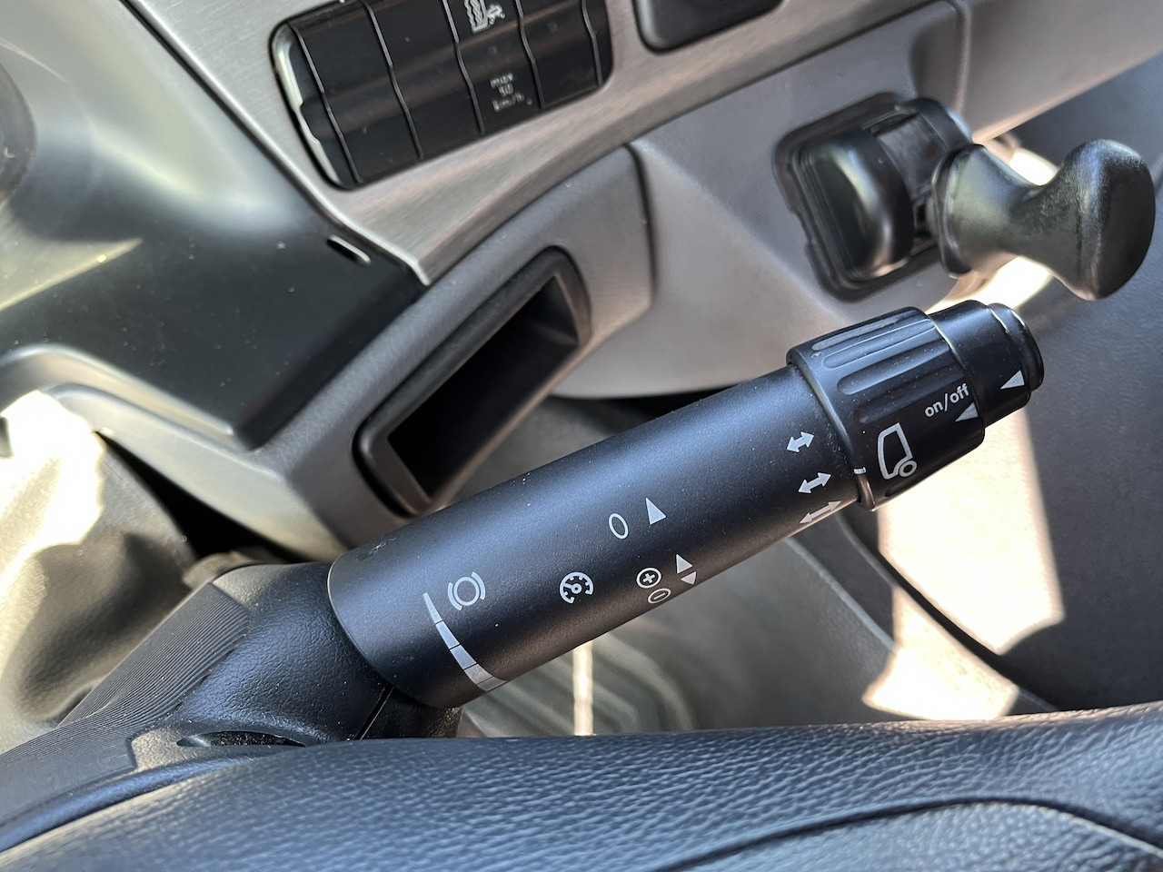 Mercedes-Benz 2541 6x2 Atlas 135.2E Pritsche 8,20 m Ausziehbar - Camión lona, Camión grúa: foto 2 Mercedes-Benz 2541 6x2 Atlas 135.2E Pritsche 8,20 m Ausziehbar - Camión lona, Camión grúa: foto 2