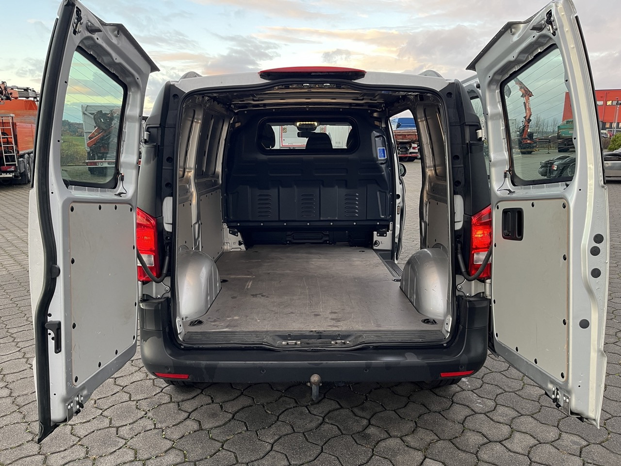 Mercedes-Benz Vito Vito 116 cdi - Furgoneta pequeña: foto 3 Mercedes-Benz Vito Vito 116 cdi - Furgoneta pequeña: foto 3