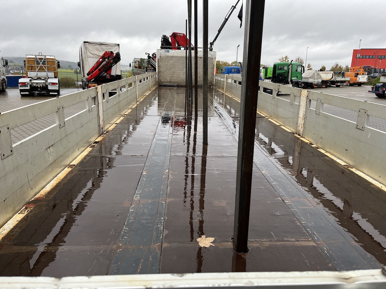 Meusburger MPS-3 Auflieger mit Kran HMF 1510 K-4 Lenkachse - Semirremolque plataforma/ Caja abierta: foto 2 Meusburger MPS-3 Auflieger mit Kran HMF 1510 K-4 Lenkachse - Semirremolque plataforma/ Caja abierta: foto 2