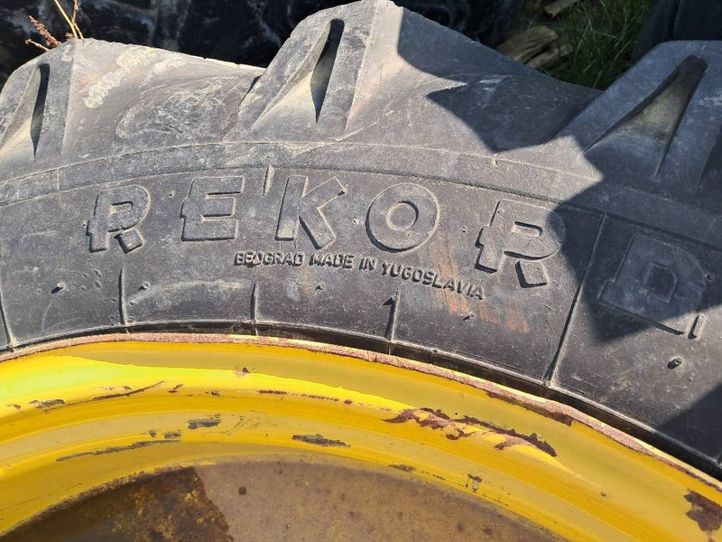 Record 12.4-36 - Neumáticos y llantas para Maquinaria de construcción: foto 3 Record 12.4-36 - Neumáticos y llantas para Maquinaria de construcción: foto 3