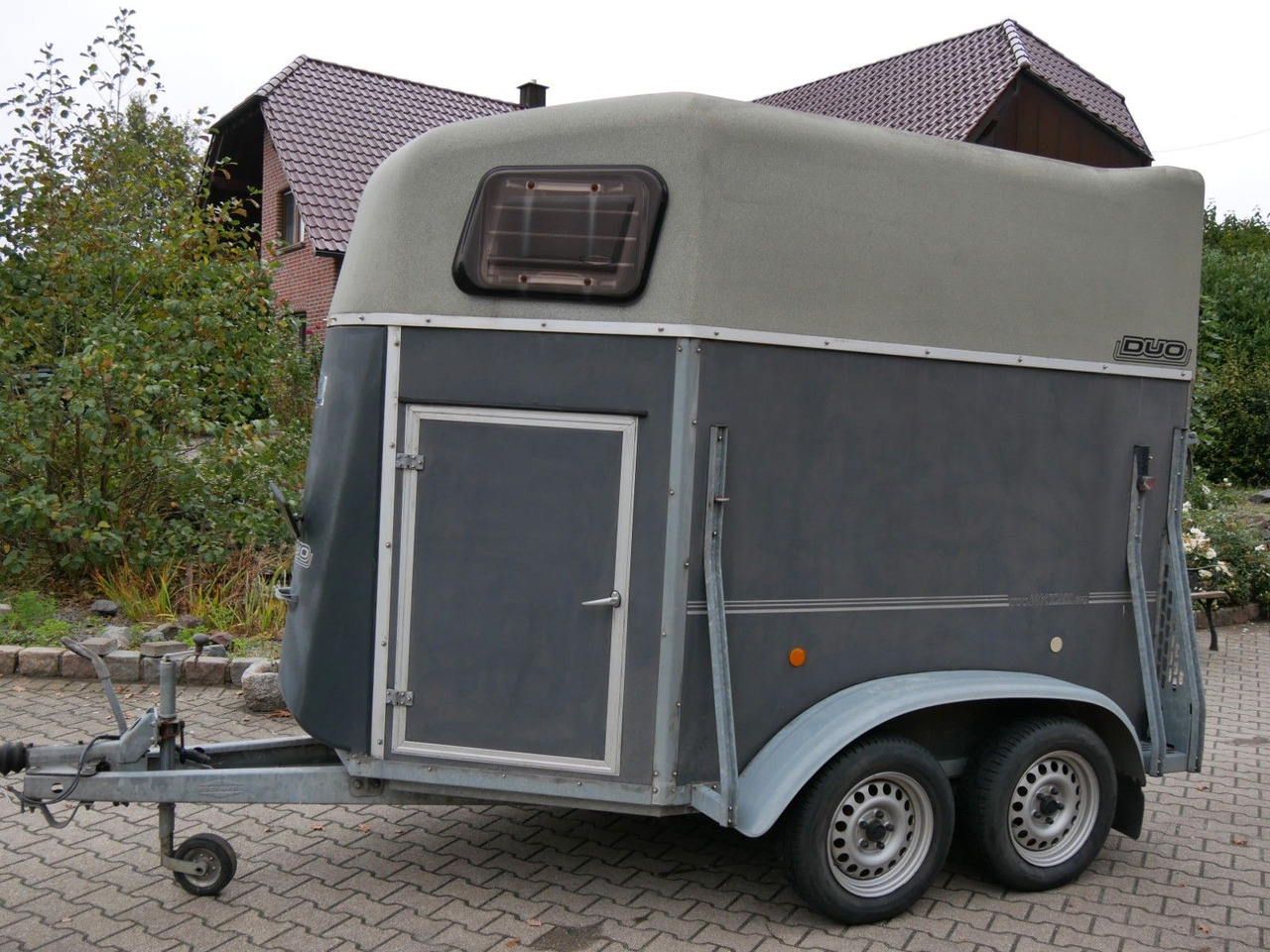 Böckmann Duo mit Sattelkammer - Remolque transporte de ganado: foto 1 Böckmann Duo mit Sattelkammer - Remolque transporte de ganado: foto 1