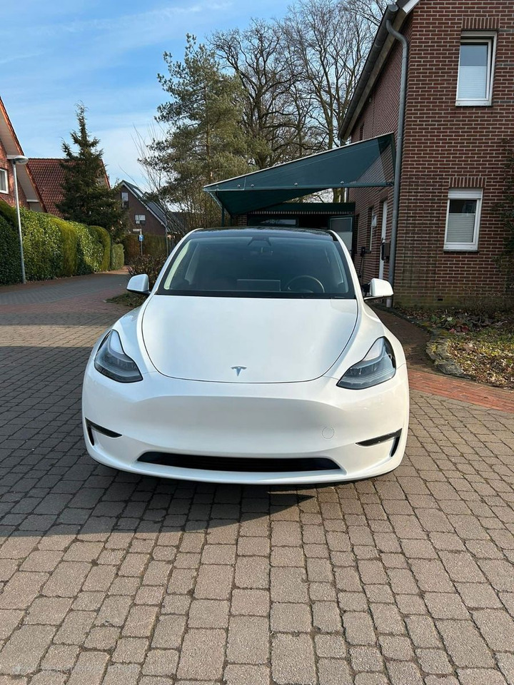 Tesla Model Y Hinterradantrieb RWD - Sedan: foto 2 Tesla Model Y Hinterradantrieb RWD - Sedan: foto 2