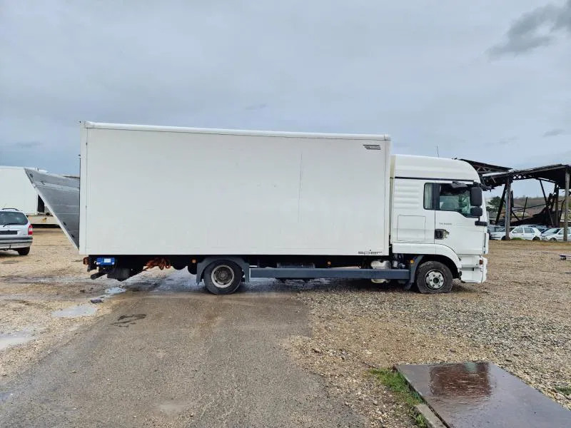 Furgón nuevo MAN BL UNFALL Koffer Langes Haus Klima: foto 8 Furgón nuevo MAN BL UNFALL Koffer Langes Haus Klima: foto 8