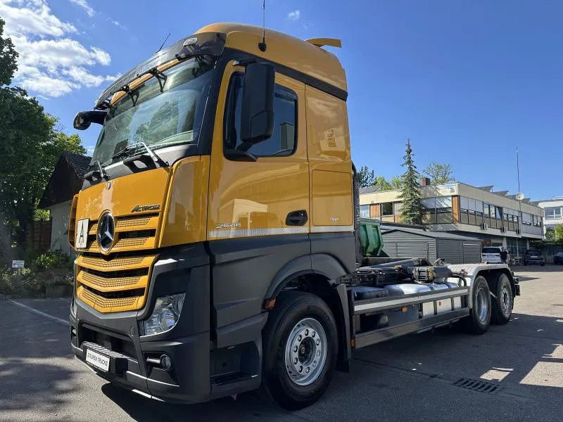Mercedes-Benz Actros 2645 6x2 ABROLLER Lenk/Lift MEILLER 2170 Intarder - Camión multibasculante, Camión grúa: foto 2 Mercedes-Benz Actros 2645 6x2 ABROLLER Lenk/Lift MEILLER 2170 Intarder - Camión multibasculante, Camión grúa: foto 2