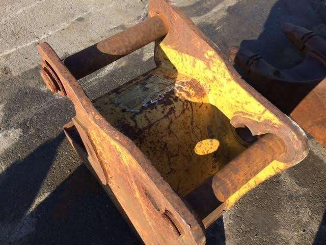 CATERPILLAR 290mm - Type Tractopelle - Cazo para excavadora: foto 4 CATERPILLAR 290mm - Type Tractopelle - Cazo para excavadora: foto 4