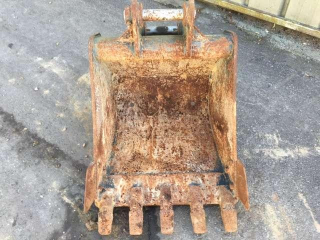 HYUNDAI Robex 55-7 - 700mm - Axes 45mm - Cazo para excavadora: foto 3 HYUNDAI Robex 55-7 - 700mm - Axes 45mm - Cazo para excavadora: foto 3