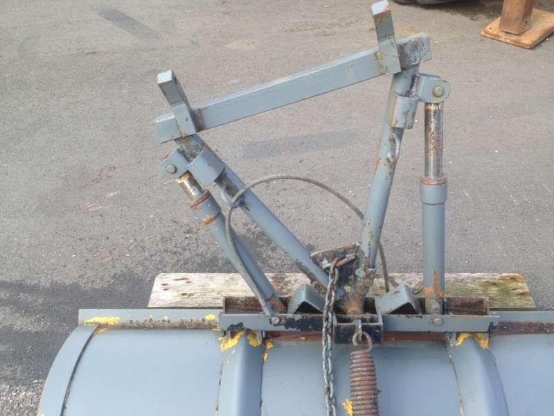 LAME NEIGE POUR PICK UP - Otros maquinaria: foto 3 LAME NEIGE POUR PICK UP - Otros maquinaria: foto 3