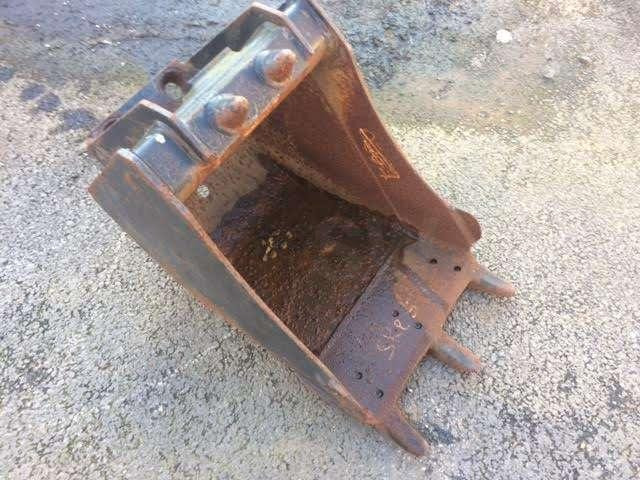 VOLVO 380mm - VOVLO 2,5 Tonnes - Cazo para excavadora: foto 1 VOLVO 380mm - VOVLO 2,5 Tonnes - Cazo para excavadora: foto 1