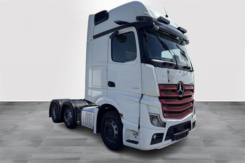 Mercedes-Benz ACTROS 2551LS 6x2/4 Väliteli - Cabeza tractora: foto 4 Mercedes-Benz ACTROS 2551LS 6x2/4 Väliteli - Cabeza tractora: foto 4