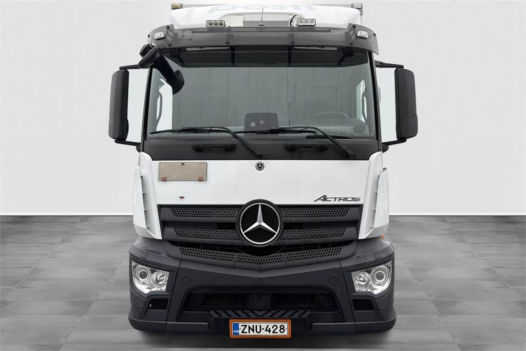Mercedes-Benz ACTROS 1827 5 KSA-kori +PL - Camión caja cerrada: foto 3 Mercedes-Benz ACTROS 1827 5 KSA-kori +PL - Camión caja cerrada: foto 3