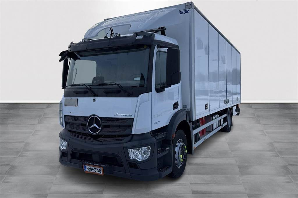 Camión caja cerrada Mercedes-Benz Actros 1827L 8,7m Ksa Umpikori: foto 1