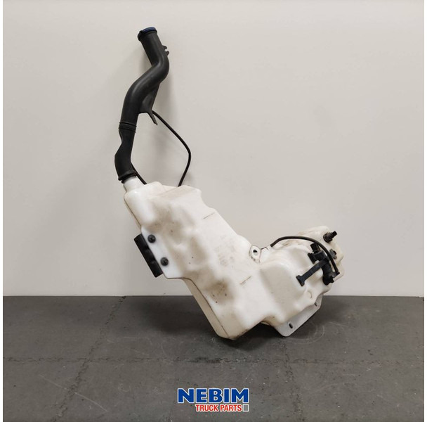Volvo Volvo - 84092259 - Ruitensproeier reservoir FH4 - Piezas de recambio para Camión: foto 1 Volvo Volvo - 84092259 - Ruitensproeier reservoir FH4 - Piezas de recambio para Camión: foto 1