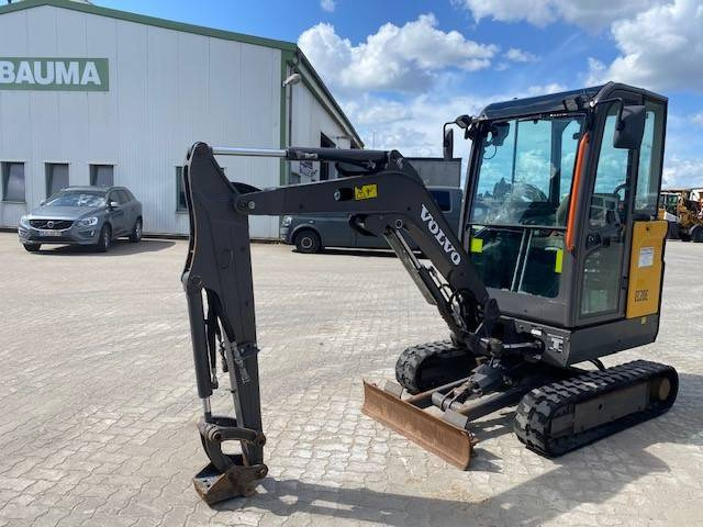 Volvo EC 20 E MIETE / RENTAL (12001275) - Miniexcavadora: foto 1 Volvo EC 20 E MIETE / RENTAL (12001275) - Miniexcavadora: foto 1