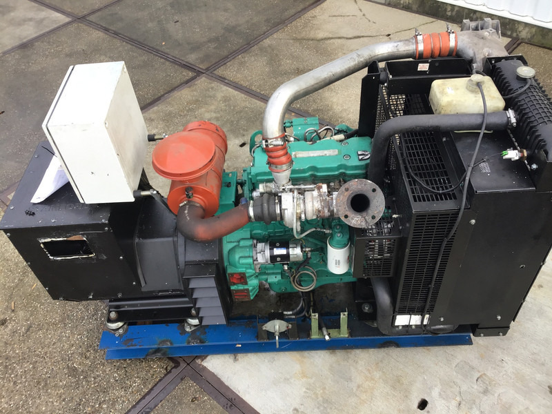 Cummins QSB4.5 GENERATOR 120 KVA USED - Generador industriale: foto 5 Cummins QSB4.5 GENERATOR 120 KVA USED - Generador industriale: foto 5