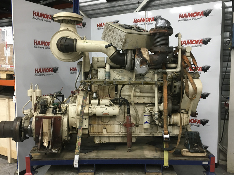 Cummins KT19M WITH GEAR USED - Maquinaria de construcción: foto 1 Cummins KT19M WITH GEAR USED - Maquinaria de construcción: foto 1