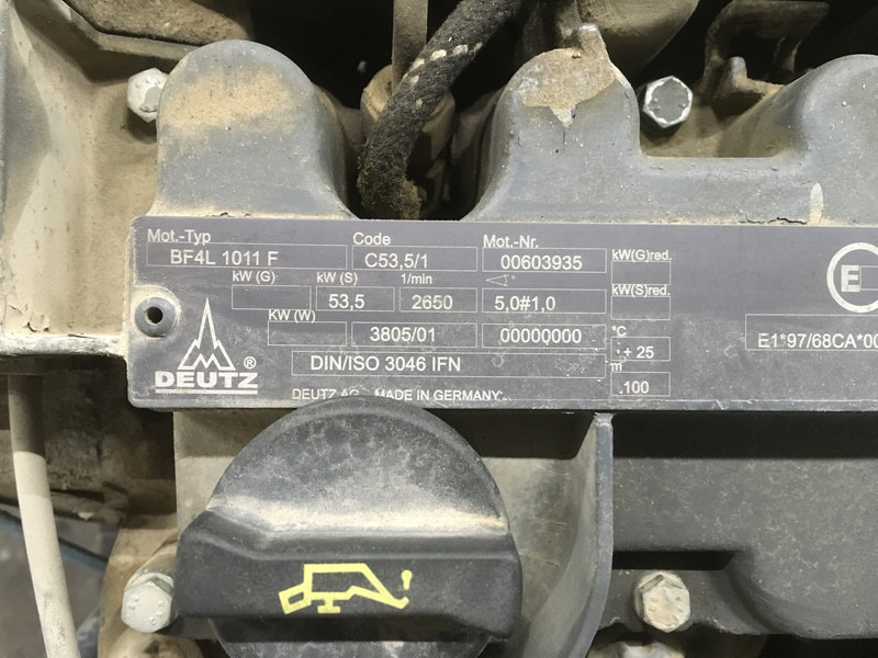 Maquinaria de construcción Deutz BF4L1011F FOR PARTS: foto 6