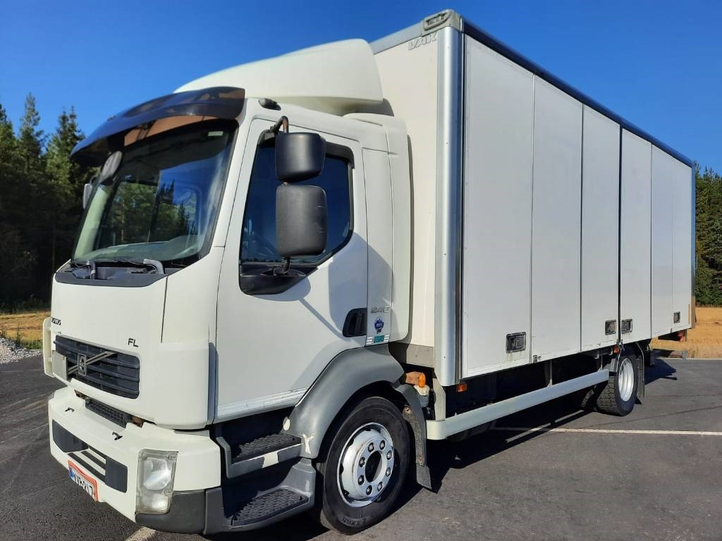 Volvo FL 240 - Camión caja cerrada: foto 1 Volvo FL 240 - Camión caja cerrada: foto 1