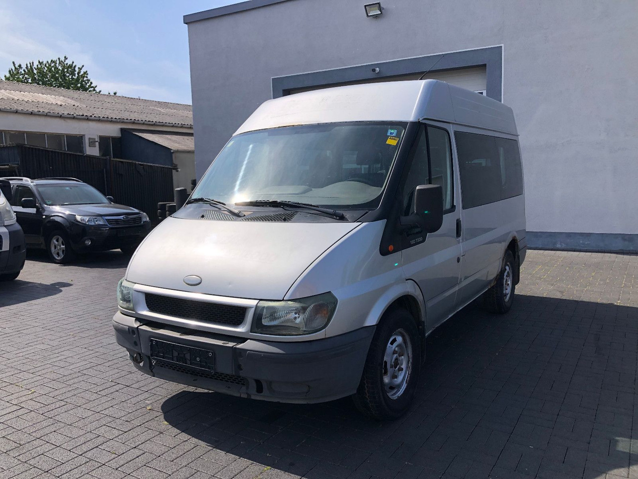 Ford Transit 2.4 TDi, Heckantrieb, 8-Sitzer, Klima - Furgoneta de pasajeros: foto 1 Ford Transit 2.4 TDi, Heckantrieb, 8-Sitzer, Klima - Furgoneta de pasajeros: foto 1