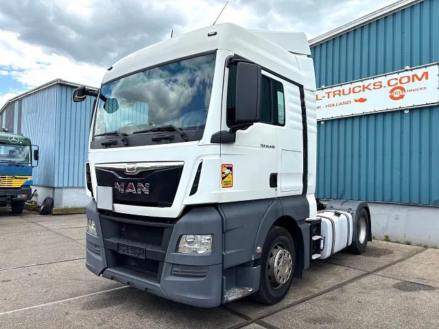 MAN TGX 18.440 BLS XLX (ZF16 MANUAL GEARBOX / 2x DIESELTANK / AIRCONDITIONING / ELECTRICAL MAINSWITCH / FRIDGE / EURO 6) - Cabeza tractora: foto 1 MAN TGX 18.440 BLS XLX (ZF16 MANUAL GEARBOX / 2x DIESELTANK / AIRCONDITIONING / ELECTRICAL MAINSWITCH / FRIDGE / EURO 6) - Cabeza tractora: foto 1