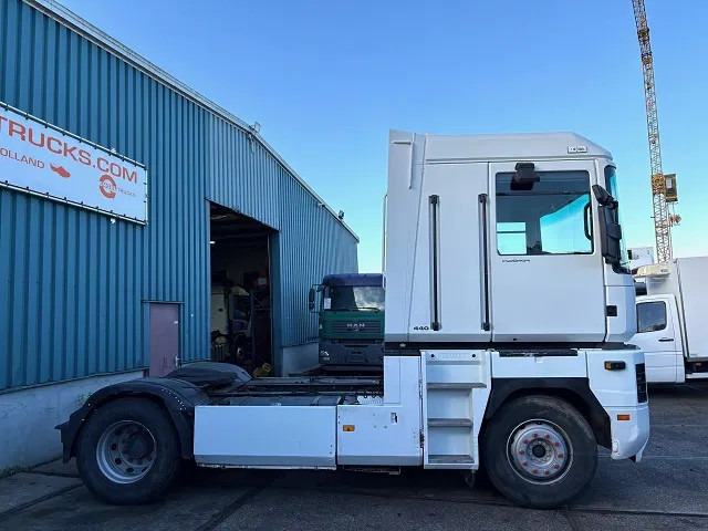 Renault Magnum 440 E-TECH (MACK ENGINE) (ZF16 MANUAL GEARBOX / AIRCONDITIONING / FRIDGE UNDER BED / 2x DIESELTANK) - Cabeza tractora: foto 4 Renault Magnum 440 E-TECH (MACK ENGINE) (ZF16 MANUAL GEARBOX / AIRCONDITIONING / FRIDGE UNDER BED / 2x DIESELTANK) - Cabeza tractora: foto 4