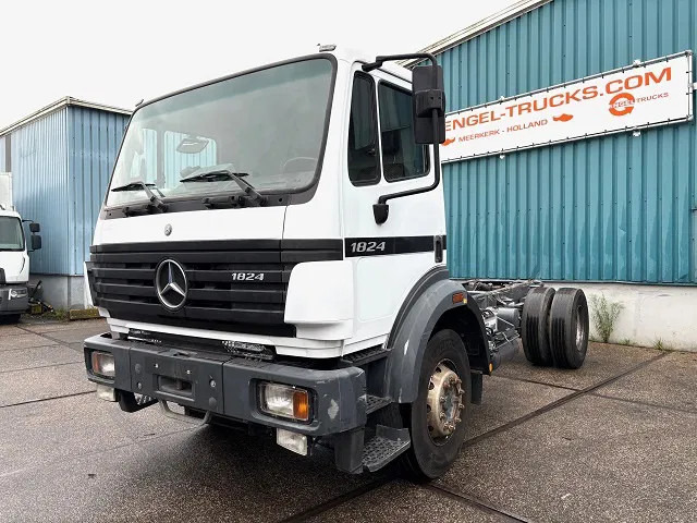 Mercedes-Benz SK 1824 K (ONLY 226.000 KM!) 4x2 FULL STEEL CHASSIS (MANUAL GEARBOX / REDUCTION AXLE / FULL STEEL SUSPENSION / P.T.O.) - Camión chasis: foto 1 Mercedes-Benz SK 1824 K (ONLY 226.000 KM!) 4x2 FULL STEEL CHASSIS (MANUAL GEARBOX / REDUCTION AXLE / FULL STEEL SUSPENSION / P.T.O.) - Camión chasis: foto 1