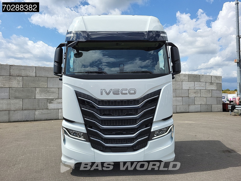 Iveco S-Way 580 4X2 NEW! 2x Tanks Navi ACC Standklima - Cabeza tractora: foto 5 Iveco S-Way 580 4X2 NEW! 2x Tanks Navi ACC Standklima - Cabeza tractora: foto 5