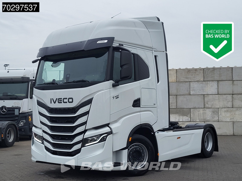 Iveco S-Way 580 4X2 NEW! 2x Tanks Standklima Navi ACC LED Euro 6 - Cabeza tractora: foto 1 Iveco S-Way 580 4X2 NEW! 2x Tanks Standklima Navi ACC LED Euro 6 - Cabeza tractora: foto 1