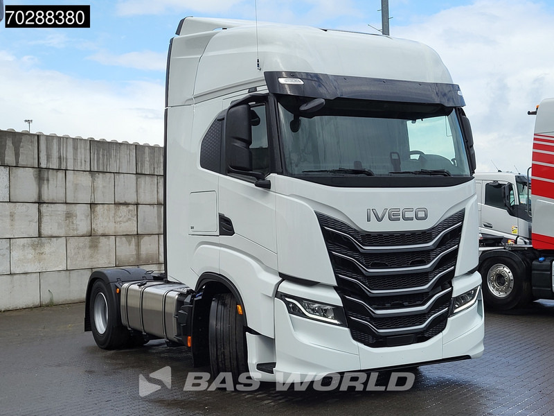 Iveco S-way 580 4X2 NEW! 2x Tanks Navi ACC Standklima - Cabeza tractora: foto 3 Iveco S-way 580 4X2 NEW! 2x Tanks Navi ACC Standklima - Cabeza tractora: foto 3