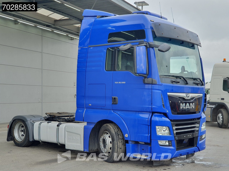 MAN TGX 18.500 4X2 XXL Mega Retarder 2xTanks Standklima Navi ACC Euro 6 - Cabeza tractora: foto 3 MAN TGX 18.500 4X2 XXL Mega Retarder 2xTanks Standklima Navi ACC Euro 6 - Cabeza tractora: foto 3