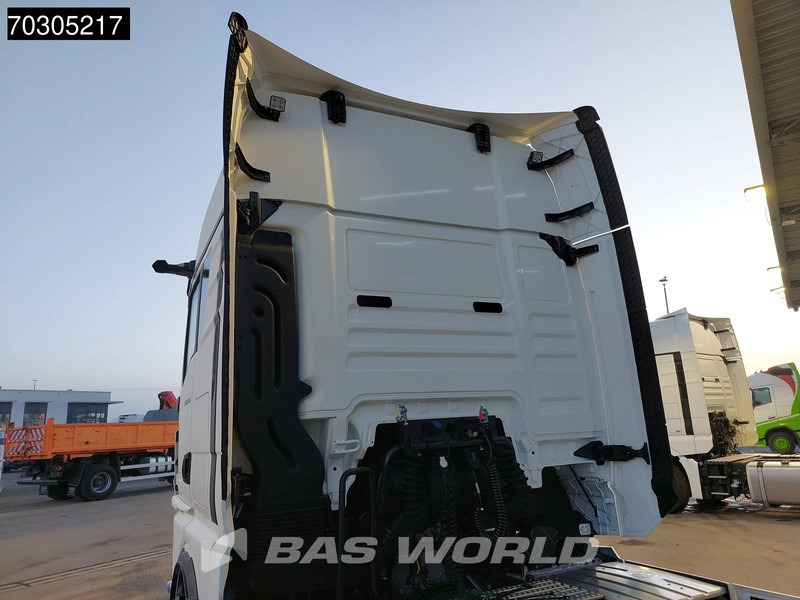 MAN TGX 18.520 4X2 NEW! GX Retarder 2x Tanks Alcoa Standklima MirrorCam Navi LED - Cabeza tractora: foto 5 MAN TGX 18.520 4X2 NEW! GX Retarder 2x Tanks Alcoa Standklima MirrorCam Navi LED - Cabeza tractora: foto 5