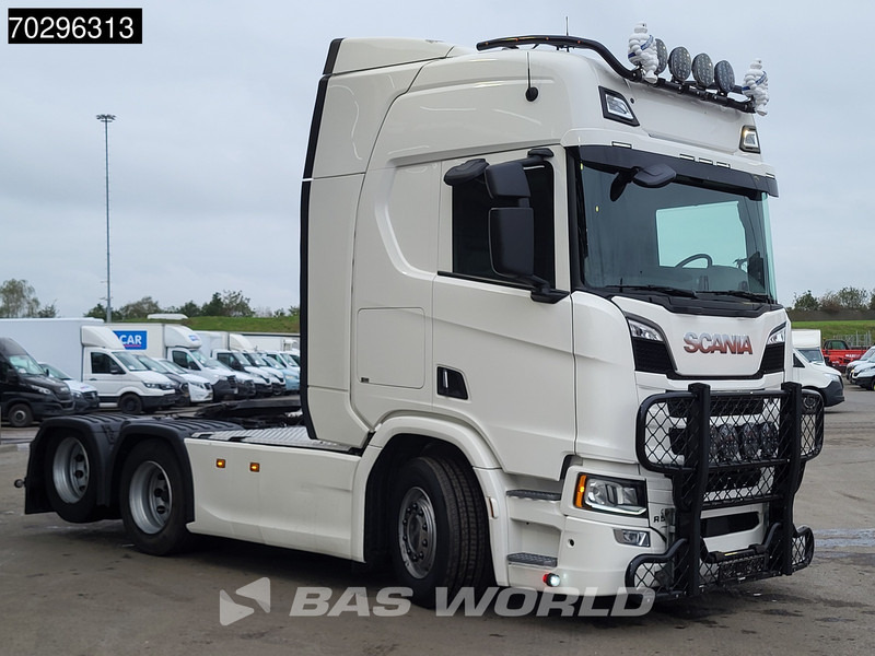 Scania R590 6X2 WB315! Retarder Full-Air 2xTanks Leather ACC Navi LED Euro 6 - Cabeza tractora: foto 3 Scania R590 6X2 WB315! Retarder Full-Air 2xTanks Leather ACC Navi LED Euro 6 - Cabeza tractora: foto 3