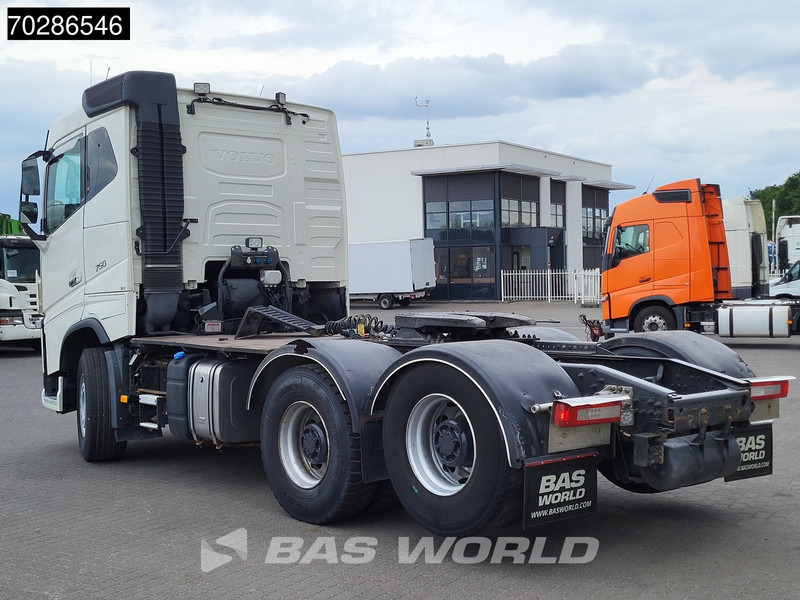 Volvo FH16 750 FH16 6X4 Retarder Big-Axle Xenon Liftaxle Euro 6 - Cabeza tractora: foto 2 Volvo FH16 750 FH16 6X4 Retarder Big-Axle Xenon Liftaxle Euro 6 - Cabeza tractora: foto 2