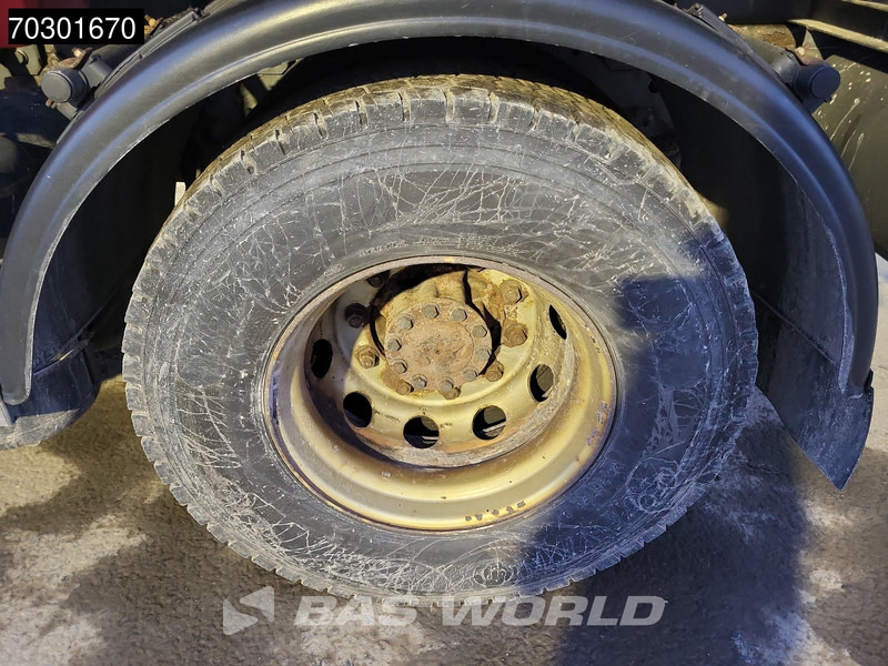 Camión cisterna para transporte de combustible DAF CF75.310 4X2 13500 Lohr tanker 2 compartments ADR Manual Euro 3: foto 12 Camión cisterna para transporte de combustible DAF CF75.310 4X2 13500 Lohr tanker 2 compartments ADR Manual Euro 3: foto 12