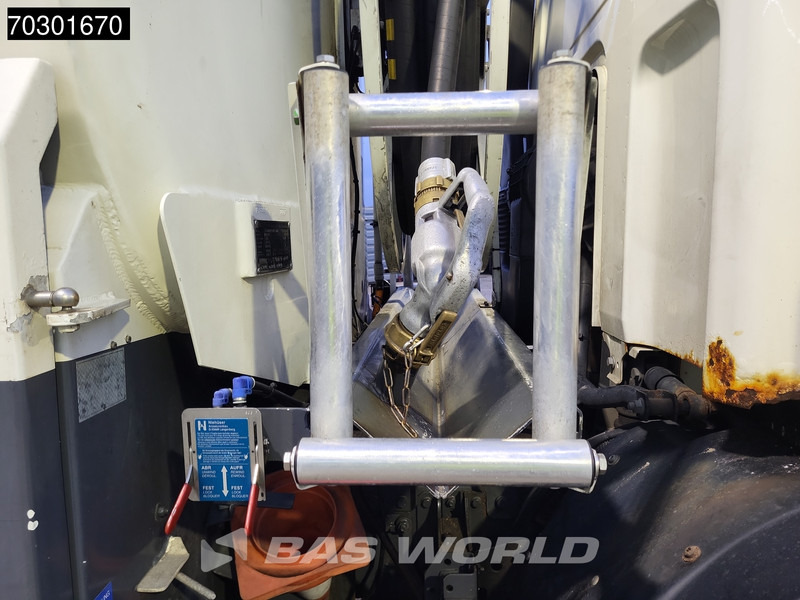 Camión cisterna para transporte de combustible DAF CF75.310 4X2 13500 Lohr tanker 2 compartments ADR Manual Euro 3: foto 15 Camión cisterna para transporte de combustible DAF CF75.310 4X2 13500 Lohr tanker 2 compartments ADR Manual Euro 3: foto 15