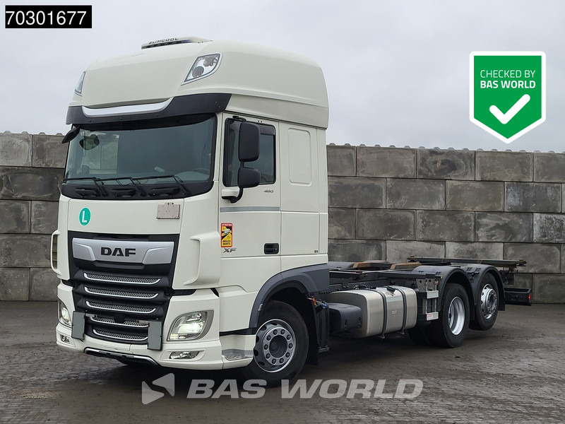 DAF XF 480 6X2 FAN Lift + Steering Axle Retarder Full Air - Camión portacontenedore/ Intercambiable: foto 1 DAF XF 480 6X2 FAN Lift + Steering Axle Retarder Full Air - Camión portacontenedore/ Intercambiable: foto 1