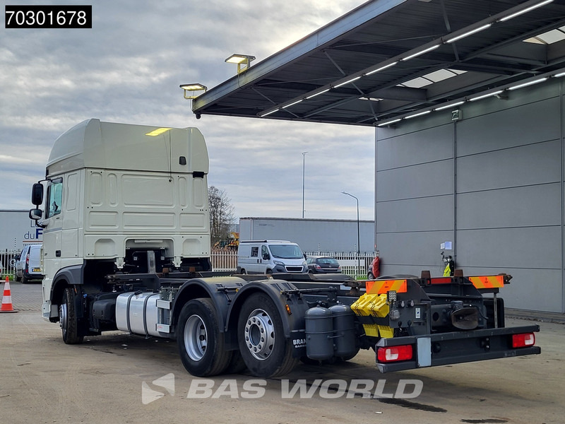 DAF XF 480 6X2 FAN Retarder Lift+Steering Axle Full Air Euro 6 - Camión portacontenedore/ Intercambiable: foto 2 DAF XF 480 6X2 FAN Retarder Lift+Steering Axle Full Air Euro 6 - Camión portacontenedore/ Intercambiable: foto 2