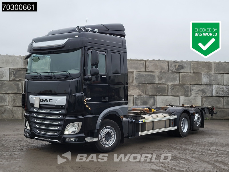 DAF XF 480 XF 6X2 Full Air Retarder Automatic Lift Axle Euro 6 - Camión portacontenedore/ Intercambiable: foto 1 DAF XF 480 XF 6X2 Full Air Retarder Automatic Lift Axle Euro 6 - Camión portacontenedore/ Intercambiable: foto 1