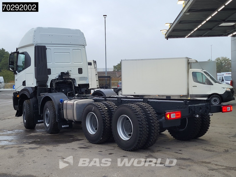 Iveco T-Way 510 8X4 NEW chassis! Retarder Big-Axle Steelsuspension LED Automatic Euro 6 - Camión chasis: foto 2 Iveco T-Way 510 8X4 NEW chassis! Retarder Big-Axle Steelsuspension LED Automatic Euro 6 - Camión chasis: foto 2
