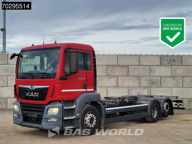MAN TGS 26.320 TGS 6X2 ADR BDF Lift + Steering Axle Euro 6 - Camión portacontenedore/ Intercambiable: foto 1 MAN TGS 26.320 TGS 6X2 ADR BDF Lift + Steering Axle Euro 6 - Camión portacontenedore/ Intercambiable: foto 1