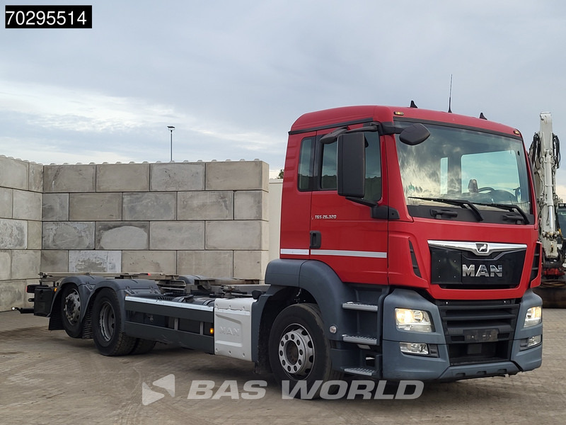 MAN TGS 26.320 TGS 6X2 ADR BDF Lift + Steering Axle Euro 6 - Camión portacontenedore/ Intercambiable: foto 3 MAN TGS 26.320 TGS 6X2 ADR BDF Lift + Steering Axle Euro 6 - Camión portacontenedore/ Intercambiable: foto 3