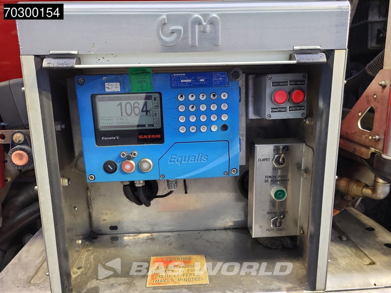 Camión cisterna para transporte de combustible Mercedes-Benz Antos 1824 4X2 13500ltr Fuel tanker 4 comparments ADR Automatic Euro 6: foto 17