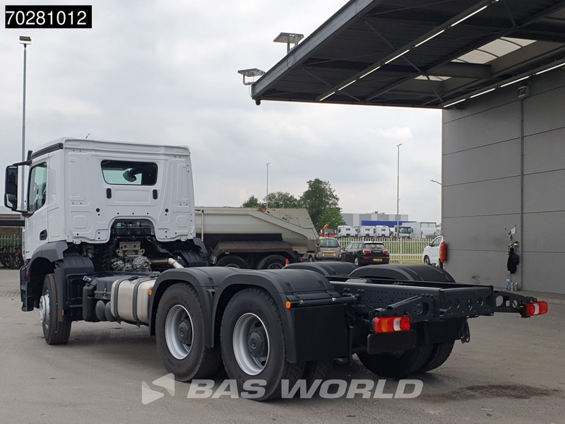 Mercedes-Benz Arocs 2636 6X4 NEW chassis Flange PTO Big-Axle Steelsuspension Euro 6 - Camión chasis: foto 2 Mercedes-Benz Arocs 2636 6X4 NEW chassis Flange PTO Big-Axle Steelsuspension Euro 6 - Camión chasis: foto 2