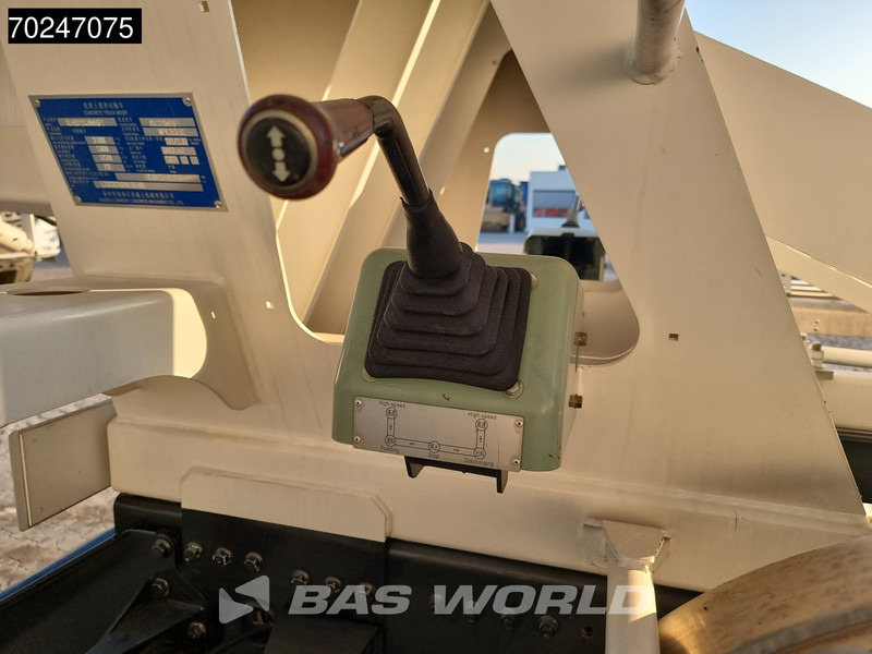 Leasing de SHACMAN M3000 S 8X4 NEW! 8m3 Liebherr Mixer Big-Axle Steelsuspension SHACMAN M3000 S 8X4 NEW! 8m3 Liebherr Mixer Big-Axle Steelsuspension: foto 11 Leasing de SHACMAN M3000 S 8X4 NEW! 8m3 Liebherr Mixer Big-Axle Steelsuspension SHACMAN M3000 S 8X4 NEW! 8m3 Liebherr Mixer Big-Axle Steelsuspension: foto 11