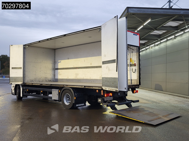 Camión caja cerrada Scania P320 P 4X2 18tonner 2000kg Ladebordwand Automatic Navi LED Euro 6: foto 11