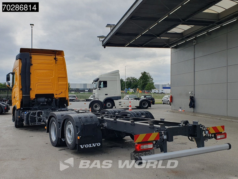Volvo FH 460 6X2 NEW chassis! Full air Suspension Lift-Axle Navi ACC LED Euro 6 - Camión chasis: foto 2 Volvo FH 460 6X2 NEW chassis! Full air Suspension Lift-Axle Navi ACC LED Euro 6 - Camión chasis: foto 2