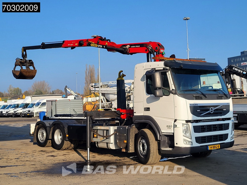 Volvo FM 330 FM 6X2 Palfinger Epsilon Z-Crane VDL Hook Lift+Steering Axle - Camión multibasculante, Camión grúa: foto 3 Volvo FM 330 FM 6X2 Palfinger Epsilon Z-Crane VDL Hook Lift+Steering Axle - Camión multibasculante, Camión grúa: foto 3