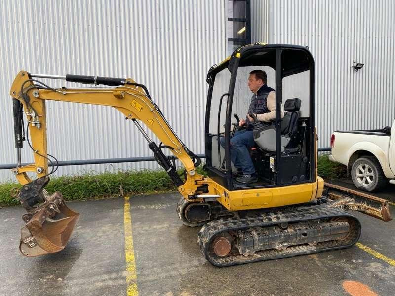 Caterpillar CANOPY 302.7DCR MACHINE SUISSE - Miniexcavadora: foto 2 Caterpillar CANOPY 302.7DCR MACHINE SUISSE - Miniexcavadora: foto 2