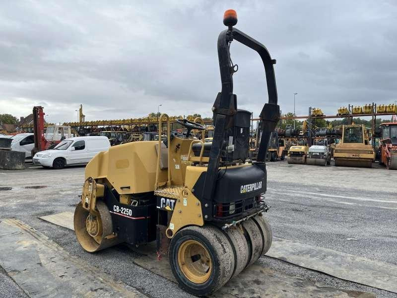 Caterpillar CB225D - Compactador mixto: foto 5 Caterpillar CB225D - Compactador mixto: foto 5